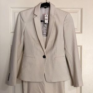 NWT Sleek Express Pencil Skirt Suit Set Size. 0